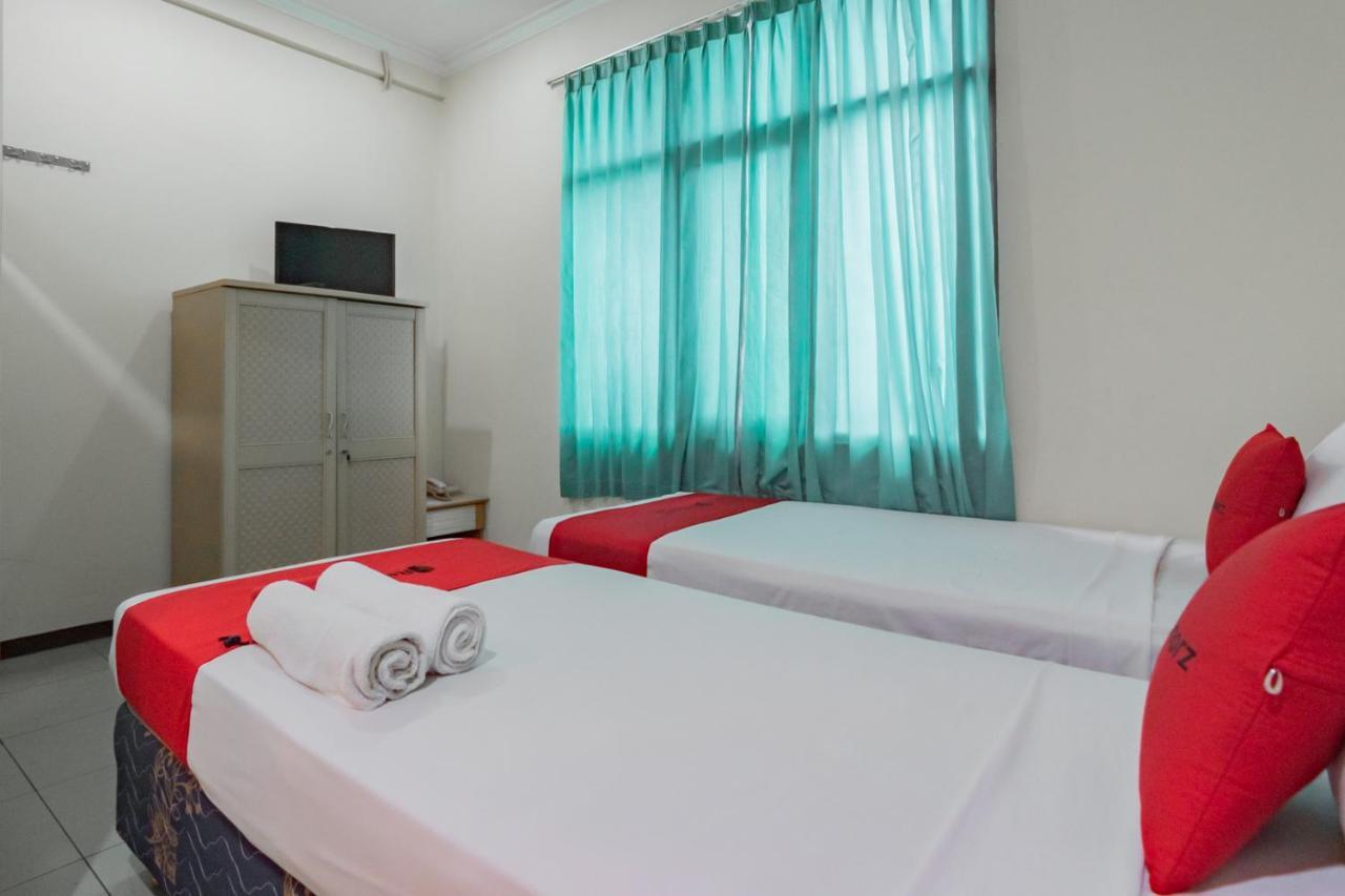 Reddoorz @ Achino Hotel Бандунг Екстериор снимка